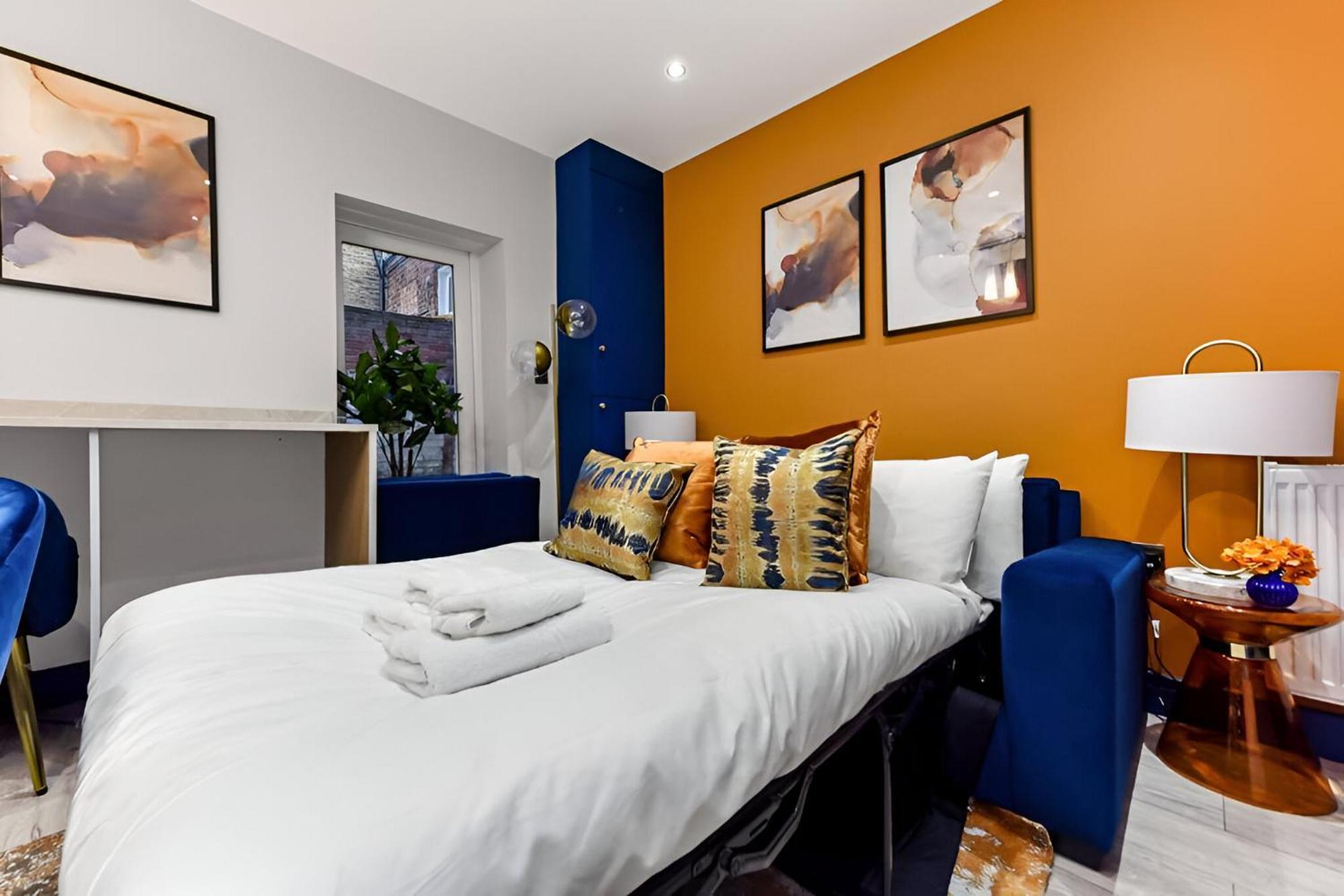 Appartamento Palatial Style House Secs To Lovely River Walk Londra